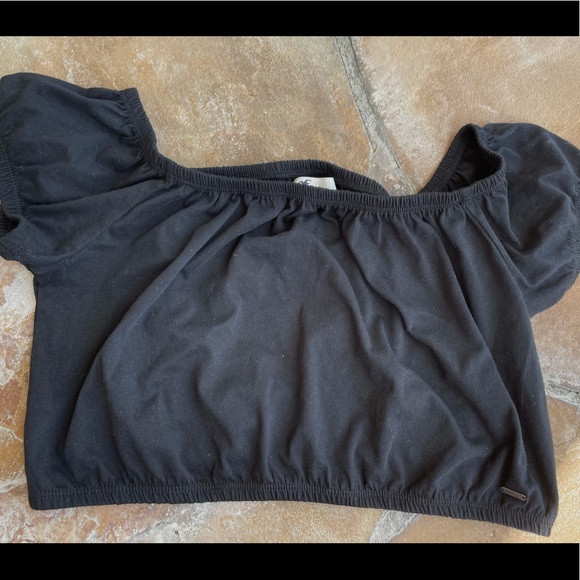 Hollister Off the Shoulder Crop Top Black Short Sleeve - Picture 1 of 2